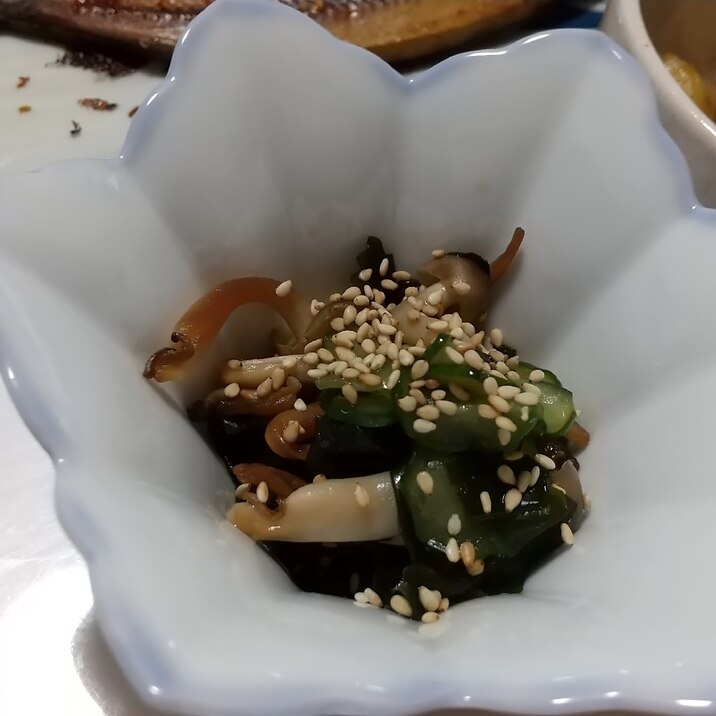 簡単に副菜 胡瓜と若布としめじの酢の物 レシピ 作り方 By のんのん の 楽天レシピ 簡単に副菜 胡瓜と若布としめじの酢の物 レシピ 作り方 By のんのん の 楽天レシピ